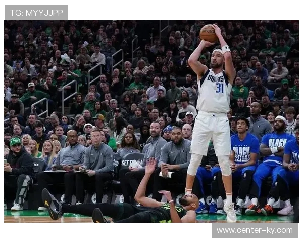 绿军险胜尼克斯 马祖拉加时赛弃用布朗决策成转折点